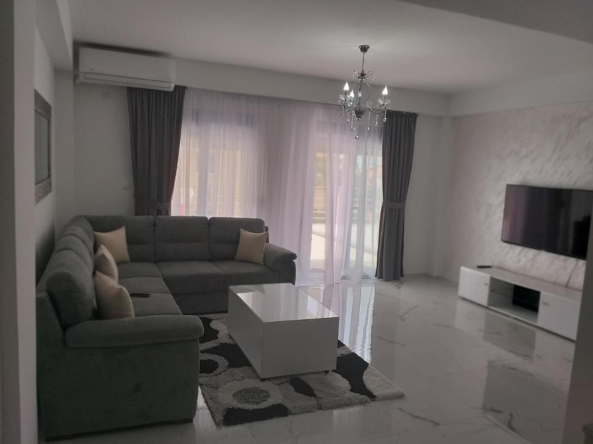 Ata Apartmani. Petrovac na moru Exterior foto