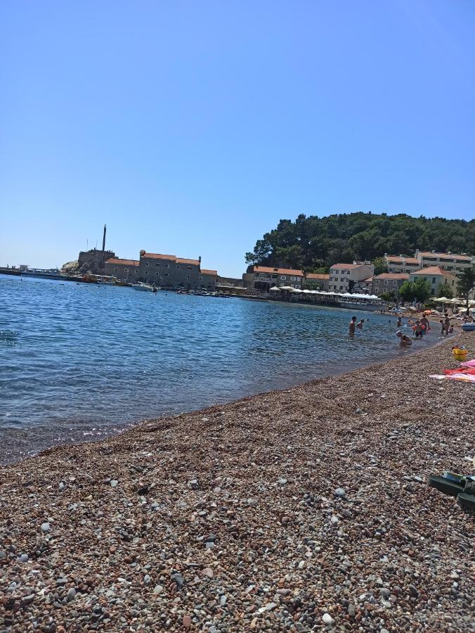 Ata Apartmani. Petrovac na moru Exterior foto