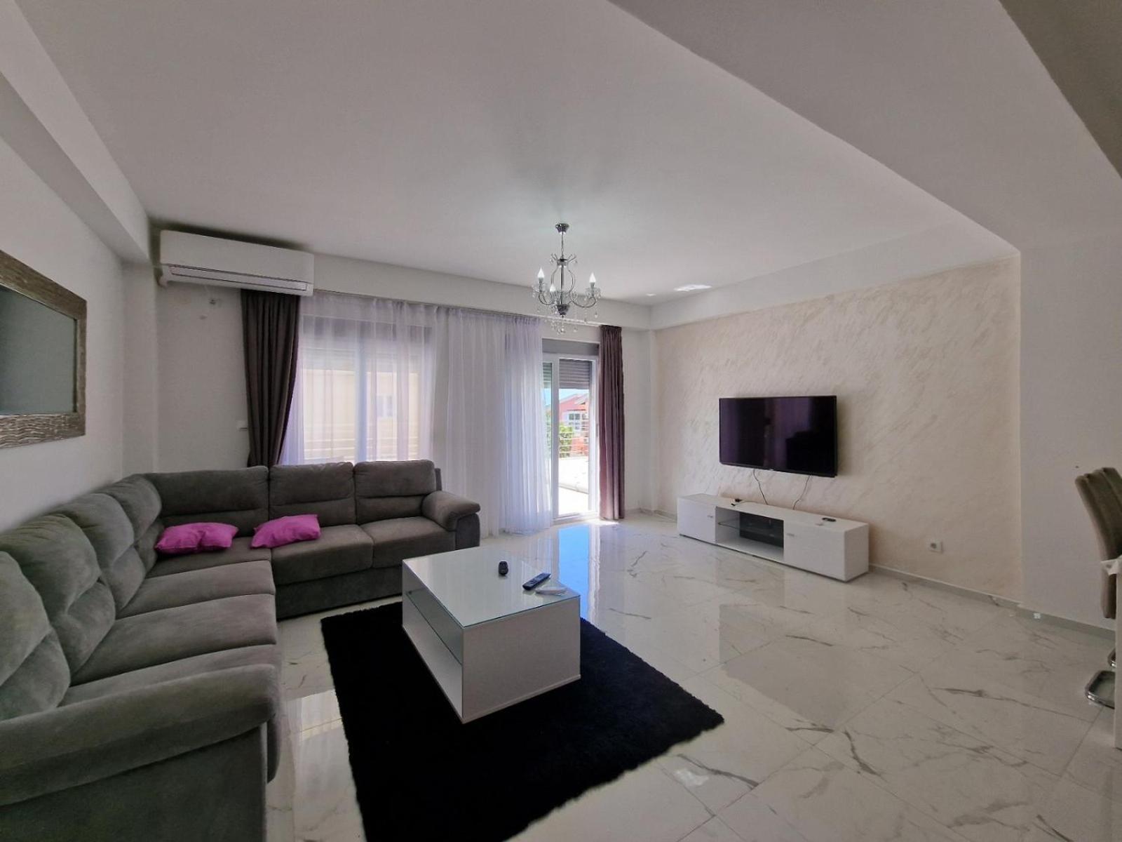 Ata Apartmani. Petrovac na moru Exterior foto