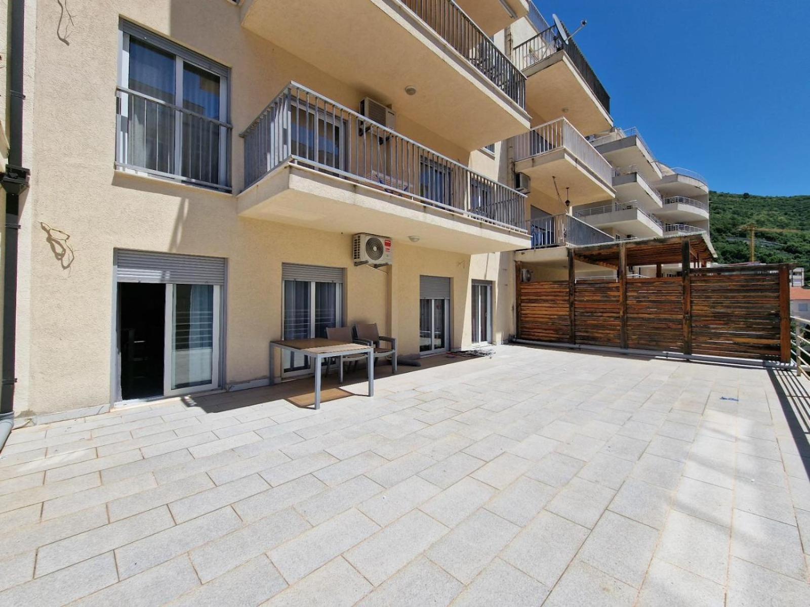 Ata Apartmani. Petrovac na moru Exterior foto